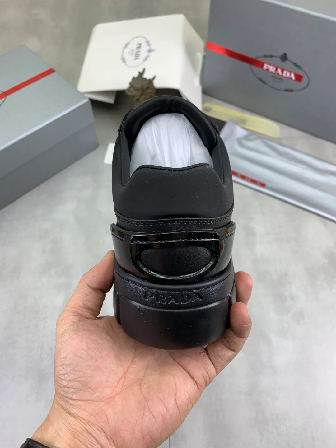 Men's men's shoes P560💰 [Real Price] Popular models are on the official website, 🆘 Trendy brand (Prada) mainly promotes popular models, avant-garde and versatile fashionable men's shoes private version mold opening, cowhide surface splicing 1:1.. Stylish and simple, original imported cowhide lining cowhide feet; the atmosphere and personality are more fashionable, eye-catching and pursuing class. It will subvert the old ideas and be a must-have for fashionistas who want to spend time with you! Must keep it! Tall and comfortable, large and low, high-end quality workmanship. Code number: 38-45 2️⃣optional.
